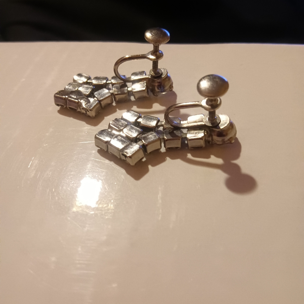 Earrings - Picture 3 of 4